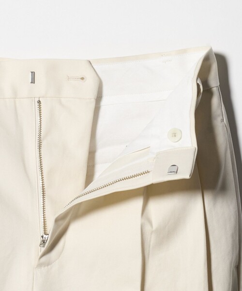 UNITED ARROWS（ユナイテッドアローズ）の「チノ ワイドパンツ（チノパンツ・レディース・ベージュ/ナチュラル・36/38/40）」の5枚目の写真