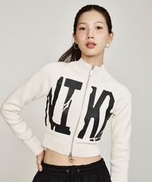 NIKE（ナイキ）の「ナイキ スポーツウェア ウィメンズ タイト グラフィック フルジップ セーター / Nike Sportswear Women's Tight Graphic Full-Zip Sweater IF4414-104 Chalk（ニット/セーター）」