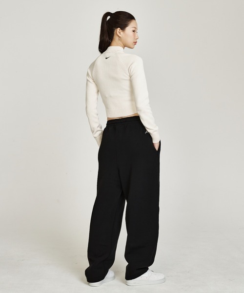 NIKE(ナイキ)の「ナイキ スポーツウェア ウィメンズ タイト グラフィック フルジップ セーター / Nike Sportswear Women's Tight Graphic Full-Zip Sweater IF4414-104 Chalk(ニット/セーター・レディース・ホワイト系その他2・L/M/S/XL/XS)」の8枚目の写真