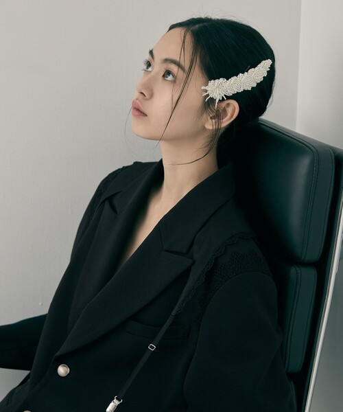 tanakadaisuke（タナカダイスケ）の「【tanakadaisuke/タナカダイスケ】grand feather beads barrette Left/グランフェザービーズバレッタ(左側)（バレッタ/ヘアクリップ・レディース・ホワイト・FREE）」の12枚目の写真