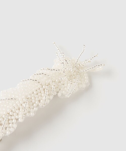 tanakadaisuke（タナカダイスケ）の「【tanakadaisuke/タナカダイスケ】grand feather beads barrette Left/グランフェザービーズバレッタ(左側)（バレッタ/ヘアクリップ・レディース・ホワイト・FREE）」の5枚目の写真