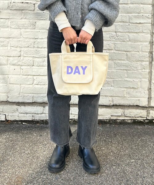 BIRTHDAY BAR（バースデイバー）の「キャンバスロゴプリントミニトートバッグ（ハンドバッグ・レディース・ブルー/グレー/ベージュ/ピンク/グリーン/ホワイト・0）」の7枚目の写真