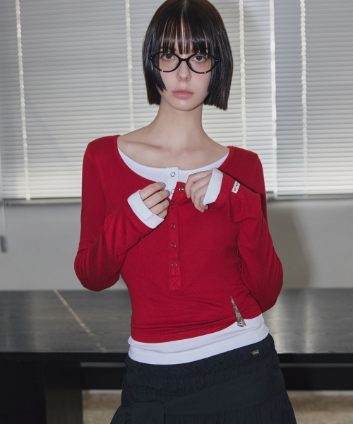 RENSE(レンセ)の「Henley Neck Layered T-Shirt Red(Tシャツ/カットソー・レディース・その他・OS)」の4枚目の写真