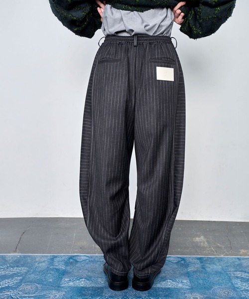 Nora Lily（ノラリリー）の「【Nora Lily】Pin Stripe Easy Barrel Pants（その他パンツ・メンズ・インディゴブルー/ブラック・FREE）」の5枚目の写真
