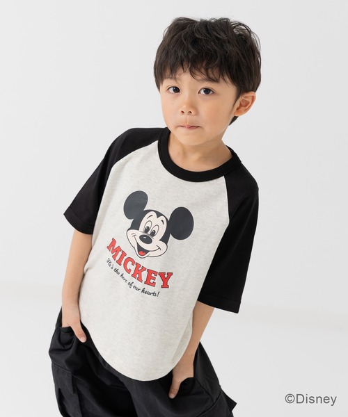 Disney(ディズニー)の「〈ディズニー〉ミッキーマウス/ラグラン半袖Tシャツ(Tシャツ/カットソー・キッズ・ブラック/チャコールグレー・80cm/90cm/100cm/110cm/120cm/130cm/140cm)」の1枚目の写真