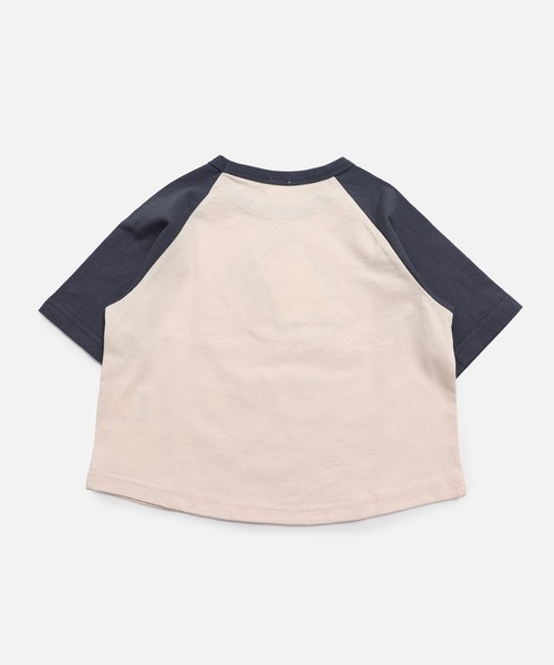Disney(ディズニー)の「〈ディズニー〉ミッキーマウス/ラグラン半袖Tシャツ(Tシャツ/カットソー・キッズ・ブラック/チャコールグレー・80cm/90cm/100cm/110cm/120cm/130cm/140cm)」の4枚目の写真