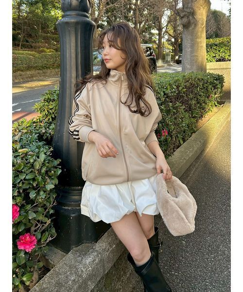 み*き様 adidas 上海限定 ショート丈 トラックトップス adidas/アディダス ショート丈/トラックジャケット JVE75（ジャージ