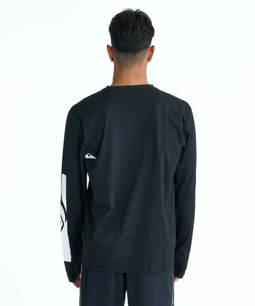 Quiksilver（クイックシルバー）の「QUIKSILVER メンズ HOLMES LS 長袖サーフTシャツ 【2026年春夏モデル】/クイックシルバー速乾UVカット水陸両用tシャツ（Tシャツ/カットソー・メンズ・ホワイト/ブラック/ブラック系その他・LARGE/SMALL/MEDIUM/X-LARGE）」の4枚目の写真
