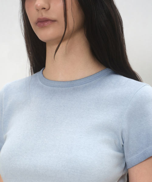 MUSINSA STANDARD WOMAN（ムシンサスタンダードウーマン）の「ウィメンズダーティダイドスリムクルーネックTシャツ[ダスティブルー]（Tシャツ/カットソー・レディース・その他・SMALL/MEDIUM/LARGE/X-SMALL）」の2枚目の写真