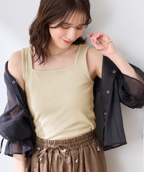 Viola e Viola（ヴィオラエヴィオラ）の「保冷剤ポケット付スクエアタンクトップ（タンクトップ・レディース・グレイッシュベージュ/ブラック/ホワイト/チャコール/ロイヤルブルー・LL/L/M）」の21枚目の写真