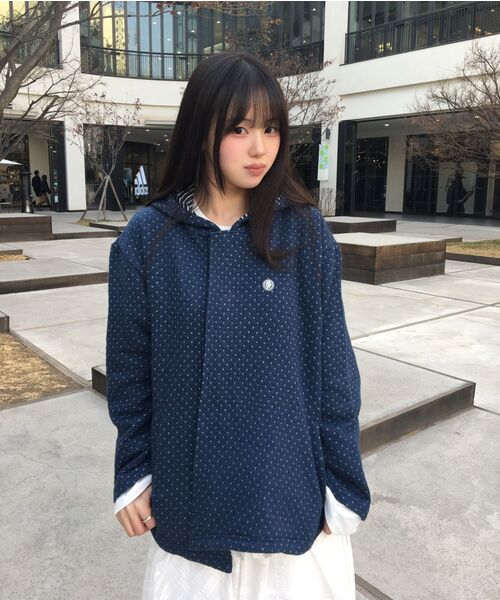 OAFISH(オアフィッシュ)の「Clover Unbalance Hoodie Zip-Up, Navy(パーカー・レディース・その他・FREE)」の2枚目の写真