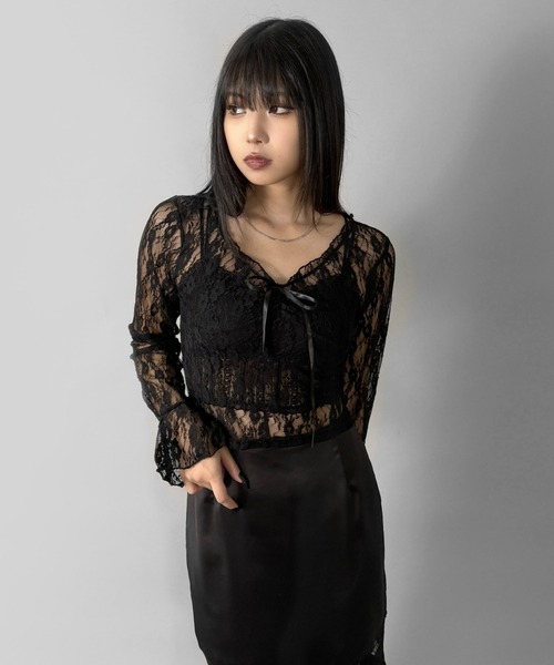 LVEU.（ラブユ.）の「【LVEU.】フラワーレースシアートップス / トップス ブラウス レース  Vネック リボン フリル クロップド ショート 長袖  ブラック ホワイト ZOZOTOWN限定（Tシャツ/カットソー・レディース・ブラック/ホワイト・FREE）」の20枚目の写真