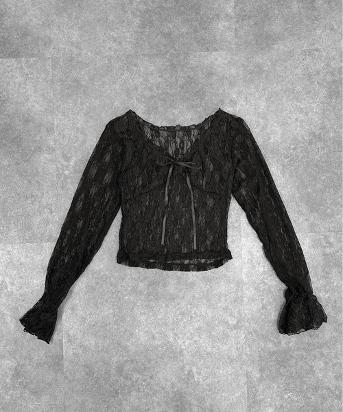 LVEU.（ラブユ.）の「【LVEU.】フラワーレースシアートップス / トップス ブラウス レース  Vネック リボン フリル クロップド ショート 長袖  ブラック ホワイト ZOZOTOWN限定（Tシャツ/カットソー・レディース・ブラック/ホワイト・FREE）」の13枚目の写真