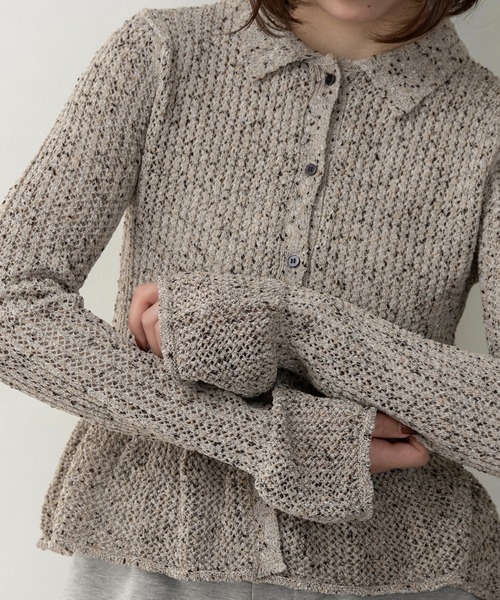 lawgy（ラウジー）の「mix flare collar accent button knit / ミックスフレアカラーアクセントボタンニット（ニット/セーター・レディース・パープル系/ベージュ系その他/ブラックミックス・FREE）」の2枚目の写真