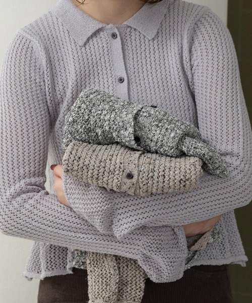 lawgy（ラウジー）の「mix flare collar accent button knit / ミックスフレアカラーアクセントボタンニット（ニット/セーター・レディース・パープル系/ベージュ系その他/ブラックミックス・FREE）」の4枚目の写真