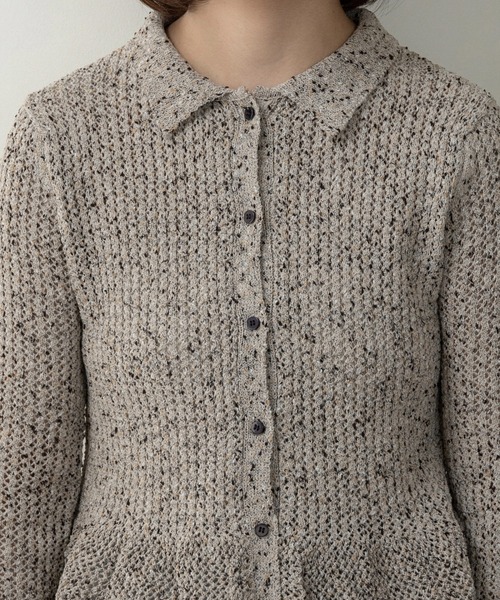 lawgy（ラウジー）の「mix flare collar accent button knit / ミックスフレアカラーアクセントボタンニット（ニット/セーター・レディース・パープル系/ベージュ系その他/ブラックミックス・FREE）」の7枚目の写真