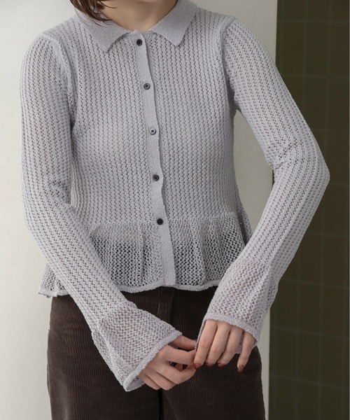 lawgy（ラウジー）の「mix flare collar accent button knit / ミックスフレアカラーアクセントボタンニット（ニット/セーター・レディース・パープル系/ベージュ系その他/ブラックミックス・FREE）」の10枚目の写真