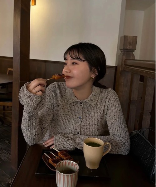 lawgy(ラウジー)の「mix flare collar accent button knit / ミックスフレアカラーアクセントボタンニット(ニット/セーター・レディース・パープル系/ベージュ系その他/ブラックミックス・FREE)」の21枚目の写真
