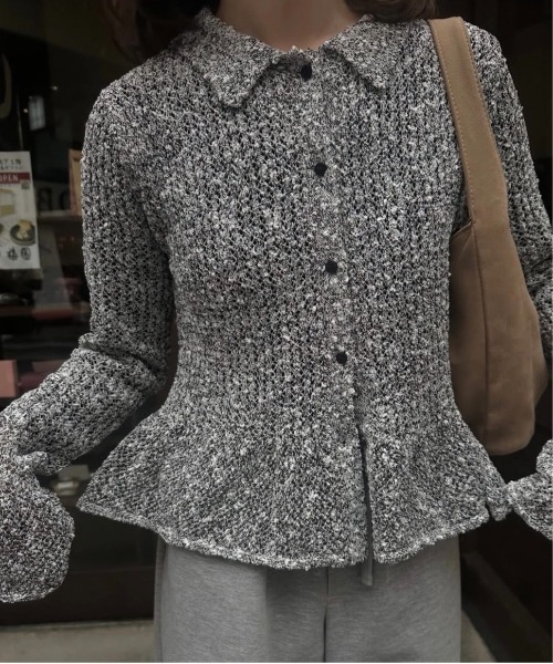 lawgy(ラウジー)の「mix flare collar accent button knit / ミックスフレアカラーアクセントボタンニット(ニット/セーター・レディース・パープル系/ベージュ系その他/ブラックミックス・FREE)」の19枚目の写真
