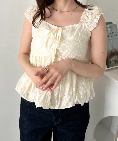 CLEA(クレア)の「ノースリーブフラワーバルーントップス(シャツ/ブラウス・レディース・ホワイト/ライトブルー/アイボリー・FREE)」の15枚目の写真