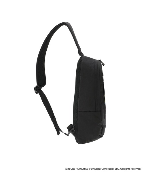 Manhattan Portage（マンハッタンポーテージ）の「Little Italy Crossbody Bag 500D CORDURA / MINIONS（ボディバッグ/ウエストポーチ・レディース・ブラック・X-SMALL）」の3枚目の写真