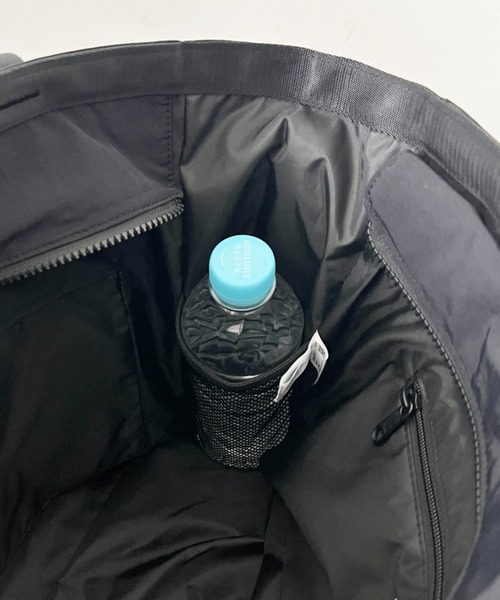 THE NORTH FACE(ザノースフェイス)の「THE NORTH FACE(ザ・ノースフェイス)/PC A4収納可 大容量 トートバッグ ロゴプリント / LINDEN TOTE BAG(トートバッグ・レディース・ブラック/チャコールグレー/クリーム・FREE)」の12枚目の写真