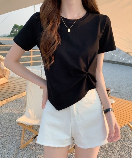 SallyLunn(サリーラン)の「【アシメデザイン】ツイストTシャツ(Tシャツ/カットソー・レディース・イエロー/ホワイト/ブラック・MEDIUM/LARGE)」の4枚目の写真