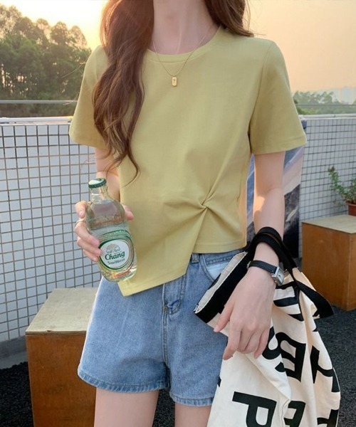 SallyLunn(サリーラン)の「【アシメデザイン】ツイストTシャツ(Tシャツ/カットソー・レディース・イエロー/ホワイト/ブラック・MEDIUM/LARGE)」の11枚目の写真