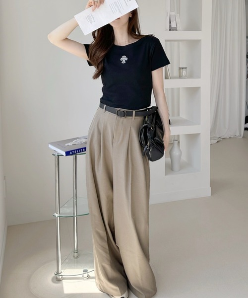 Ada.(エイダ)の「クロスモチーフ 半袖 クロップド Tシャツ(Tシャツ/カットソー・レディース・ブラック/オフホワイト/グレー・FREE)」の12枚目の写真