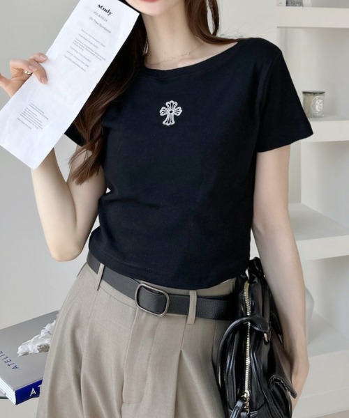 Ada.(エイダ)の「クロスモチーフ 半袖 クロップド Tシャツ(Tシャツ/カットソー・レディース・ブラック/オフホワイト/グレー・FREE)」の15枚目の写真