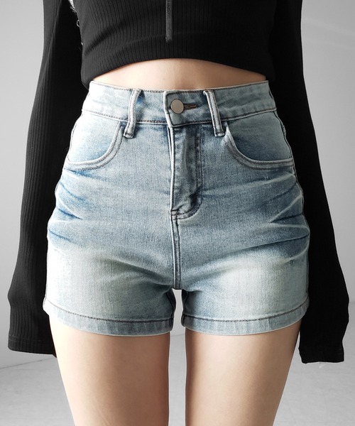 me+em select(ミームセレクト)の「【 2color /3size 】ハイウエストタイトデニムショートパンツ / high waist tight short pants(デニムパンツ・レディース・ブルー/ブラック・SMALL/MEDIUM/LARGE)」の1枚目の写真
