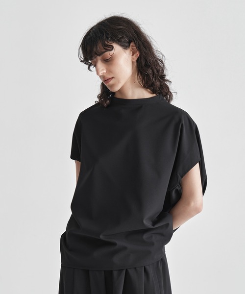 COGTHEBIGSMOKE(コグザビッグスモーク)の「【COGTHEBIGSMOKE/コグザビッグスモーク】NORMA TOP/クルーネックタックTシャツ(Tシャツ/カットソー・レディース・ブラック/ホワイト・1)」の7枚目の写真