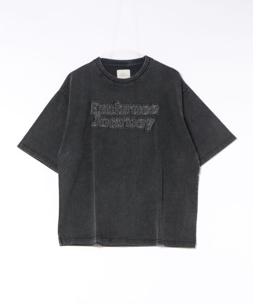 CORISCO(コリスコ)の「【CORISCO】天竺スノーウォッシュ加工 パッチロゴTEE(Tシャツ/カットソー・メンズ・ブラック/チャコールグレー・2/3)」の2枚目の写真