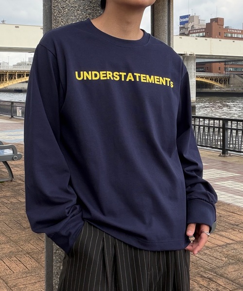 UNDERSTATEMENTs(アンダーステイトメント)の「【ユニセックス】UNDERSTATEMENTsロゴプリントロングスリーブTシャツ(Tシャツ/カットソー・メンズ・ネイビー/ブラック/ホワイト/チャコールグレー・MEDIUM/LARGE)」の5枚目の写真