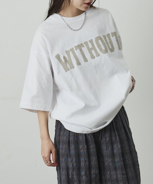 COLONY 2139(コロニートゥーワンスリーナイン)の「フロッキープリントTシャツ(Tシャツ/カットソー・メンズ・ホワイト/ブラック・LARGE/MEDIUM)」の10枚目の写真