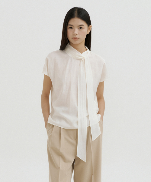 LUCIR ZU(ルシールズ)の「Silk Veil Scarf Blouse (ivory)(シャツ/ブラウス・レディース・その他・FREE)」の3枚目の写真