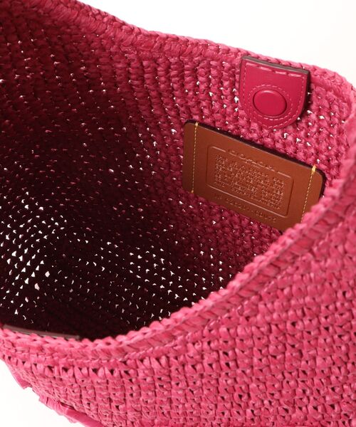 COACH(コーチ)の「ブルックリンショルダーバッグ28(かごバッグ)(かごバッグ・レディース・ピンク系その他・ONE)」の4枚目の写真