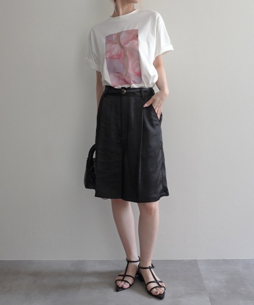 Rashik(ラシク)の「【Rashik】フラワーフォトプリントTシャツ UVカット 接触 冷感(Tシャツ/カットソー・レディース・ピンク/イエロー・FREE)」の11枚目の写真