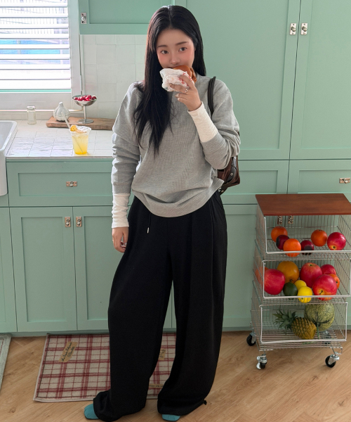 FUZZY SCAN(ファジスキャン)の「ビッグアイレットカーブバルーンパンツブラック(スウェットパンツ・レディース・ブラック・ONE SIZE/TWO)」の9枚目の写真