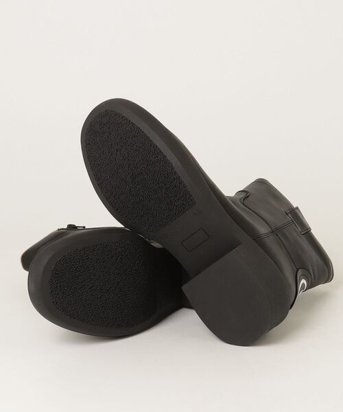 MM6 Maison Margiela(エムエムシックス メゾン マルジェラ)の「MM6 Maison Margiela(エムエムシックス メゾン マルジェラ)Kids & Junior レザーブーツ(ブーツ・キッズ・ブラック・40)」の2枚目の写真