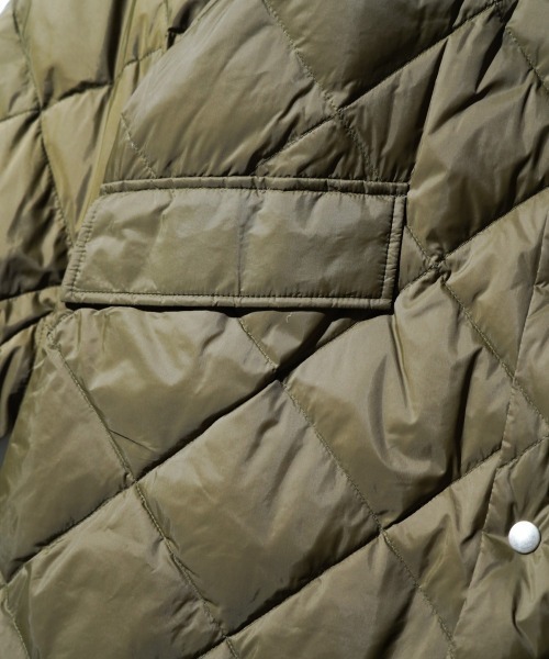 made in standard (メイドインスタンダード)の「MADE IN STANDARD / メイドインスタンダード 700FP Premium Down Reversible Chester Coat リバーシブル ダウン チェスターコート 撥水(ダウンジャケット/コート・メンズ・ブラック/オリーブ/ブラウン系・SMALL/MEDIUM/LARGE)」の22枚目の写真