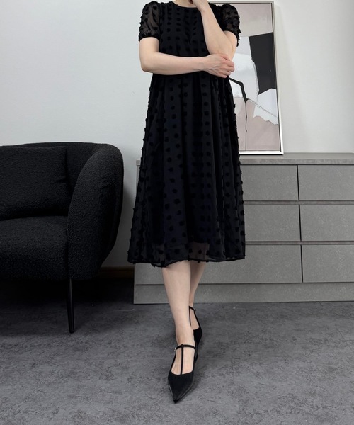 O.W(オーダブリュー)の「【Lサイズ・XLサイズ専門着痩せブランド】ドットシアーワンピース(ワンピース・レディース・ブラック・FREE)」の6枚目の写真