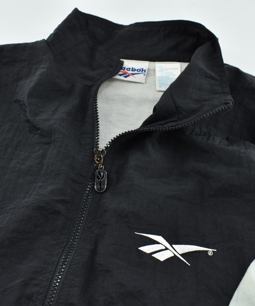 Reebok（リーボック）の「【USED】Reebok ナイロン トラックジャケット（ナイロンジャケット・メンズ・ブラック・LARGE）」の2枚目の写真