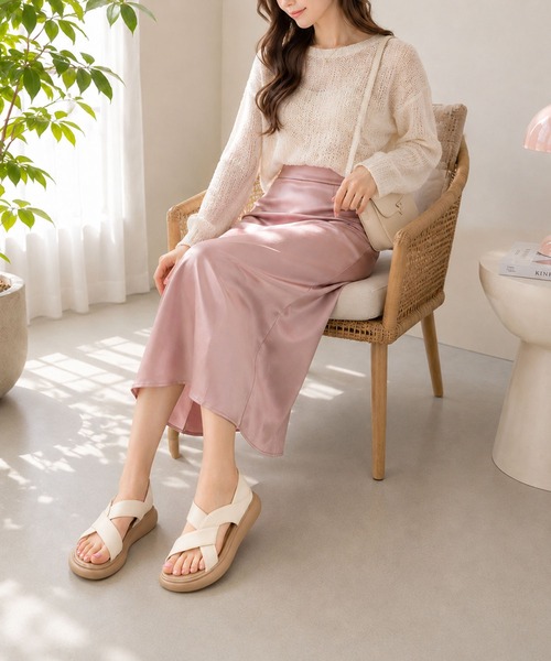 Amulet(アミュレット)の「シンプルデザインで合わせやすいフラット シンプルクロスフラットサンダル(サンダル・レディース・ホワイト/ブラック・39/40/35/36/37/38)」の8枚目の写真