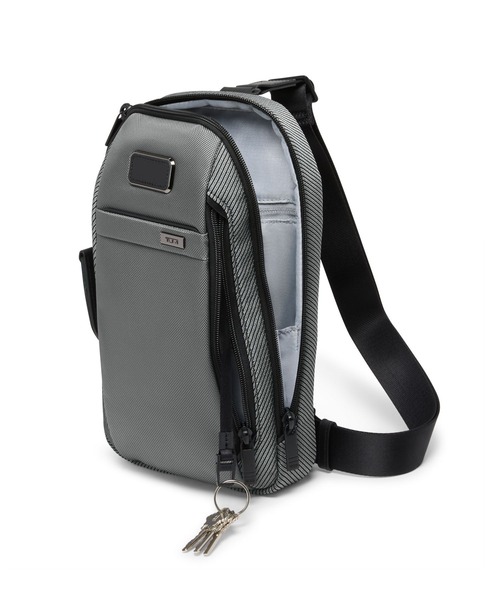 TUMI(トゥミ)の「TUMI ALPHA(アルファ) スリング(ボディバッグ/ウエストポーチ・メンズ・シルバーグレー・FREE)」の4枚目の写真