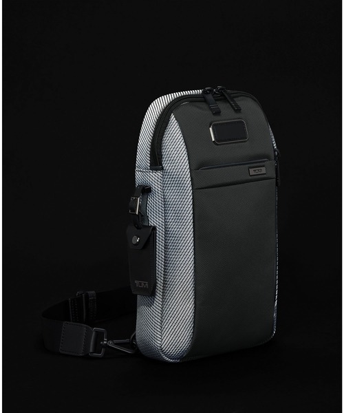 TUMI(トゥミ)の「TUMI ALPHA(アルファ) スリング(ボディバッグ/ウエストポーチ・メンズ・シルバーグレー・FREE)」の6枚目の写真