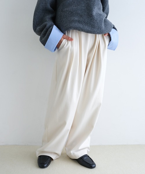 evernavy(エバーネイビー)の「ウール混タックワイドパンツ(裏地付き)(その他パンツ・レディース・オフホワイト・M/S/L)」の3枚目の写真