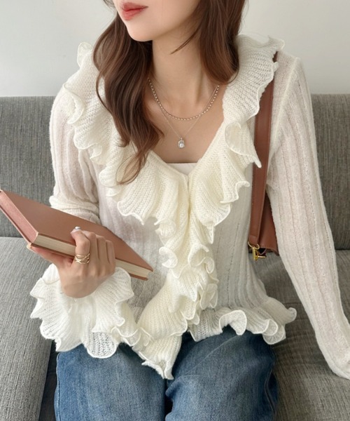 Eclat one(エクラワン)の「胸元ふんわり、華奢魅せ。フリルリブニットカーディガン(ニット/セーター・レディース・グレー/ピンク/アイボリー・FREE)」の5枚目の写真