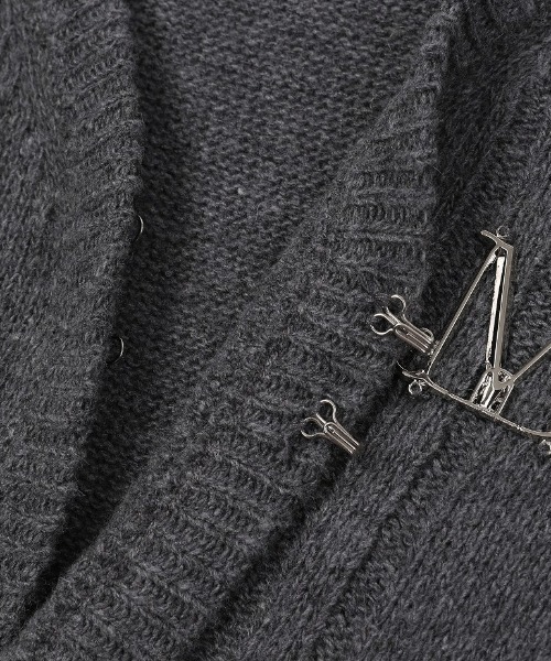 MUCENT（ムセント）の「A'GEM/9 × .kom 『MUCENT/ムセント』 JERA METAL LOGO SOFT HOOK CARDIGAN/JERA メタルロゴソフトフックカーデ（カーディガン/ボレロ・レディース・ブラック/チャコールグレー・FREE）」の11枚目の写真
