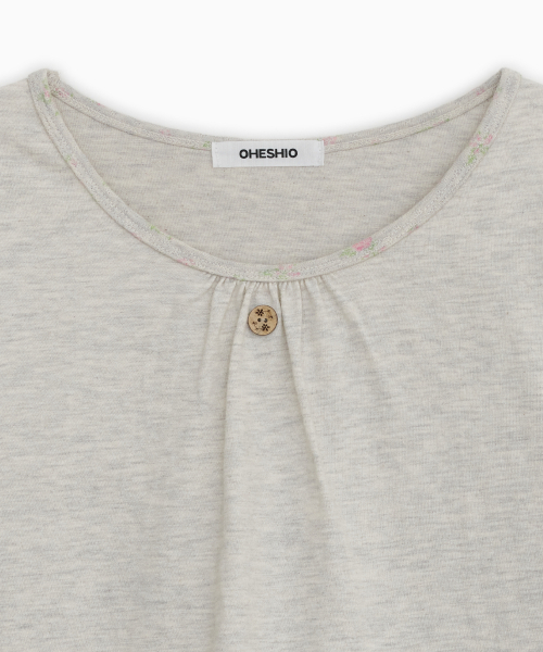 OHESHIO(オヘシオ)の「SHIRRING COLOR BLOCK LONG SLEEVE, FLORAL OATMEAL(Tシャツ/カットソー・レディース・その他・FREE)」の4枚目の写真